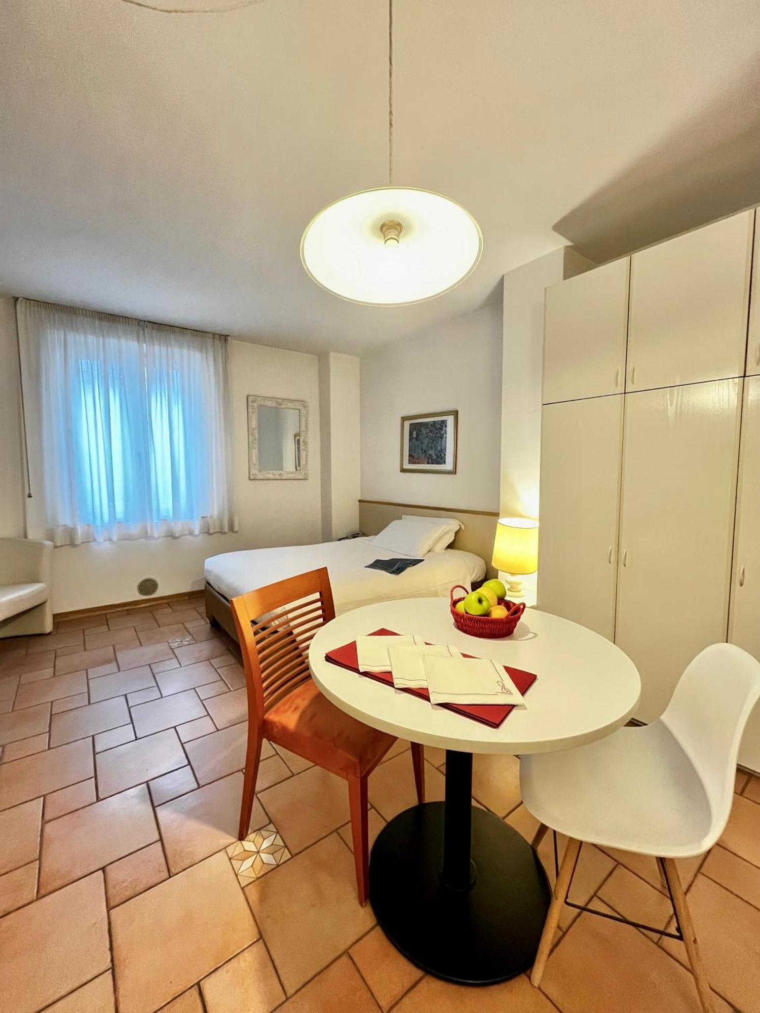 Manci Apartments By Hotel America Trento Exteriör bild
