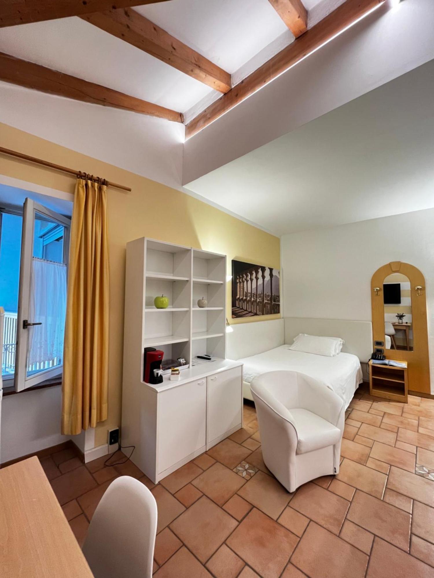 Manci Apartments By Hotel America Trento Exteriör bild